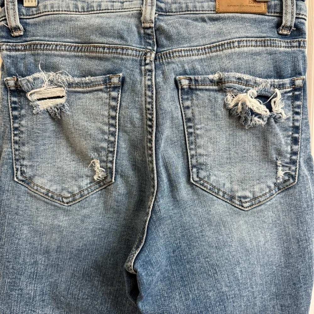 BKE Denim Buckle Parker Universal Fit High Rise Distressed Jeans Womens Size 26 - Picture 3 of 11